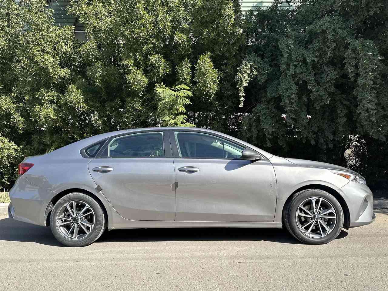 كيا فورتي 2023 للبيع
تشغيل عن بعد تحديد مسار قيادة ذاتية توقف ذاتي وعليها رقم مميز  ماشية 29 الف اني مدخلها ع ايدي والفيديو مال حادثها موجود داخل المنشور سعرها 157 وبيها مجال بسيط
العنوان بغداد حي الخضراء
*********** ماموجود خاص
