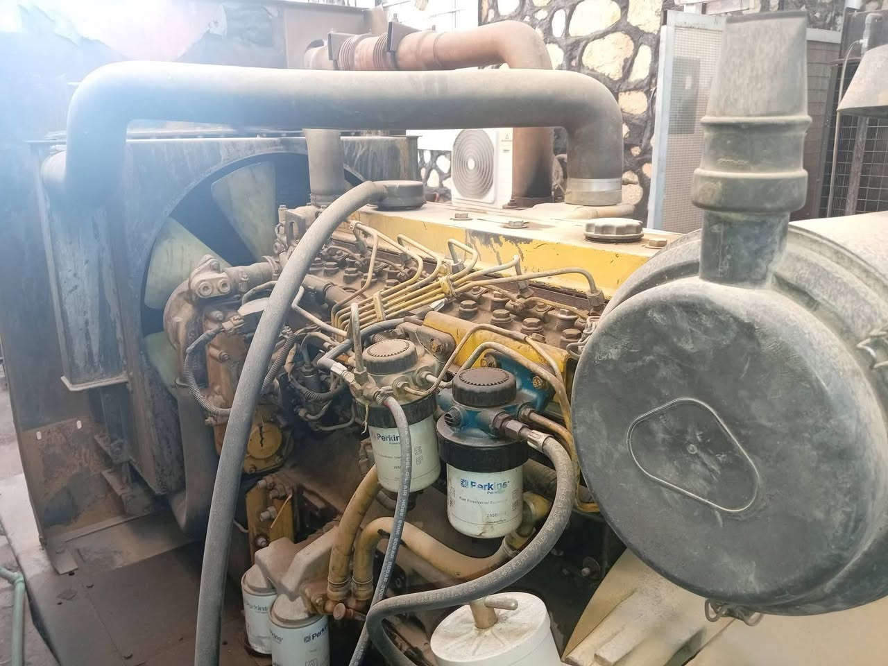 السلام عليكم بيركنز ١٥٠كي في اصل كاتم للبيع شغال بحاله جيده الاتصال على الرقم *********** بغداد السعر 45 $
