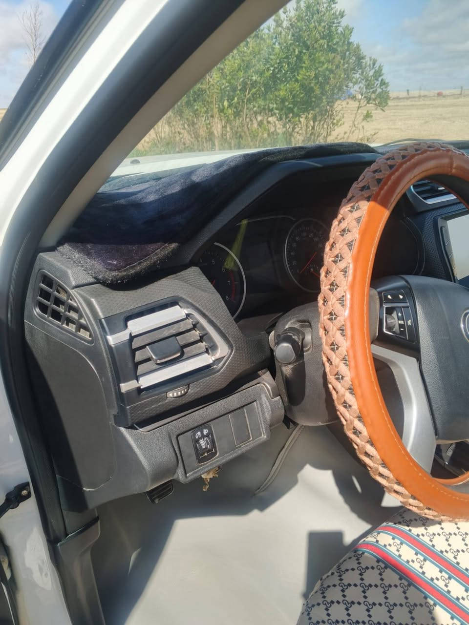 سلام عليكم كريت ول للبيع مديل 22 مكفوله سياره جديده ماشيه 100 تخم تاير جديد مكاني اسماوه ***********
