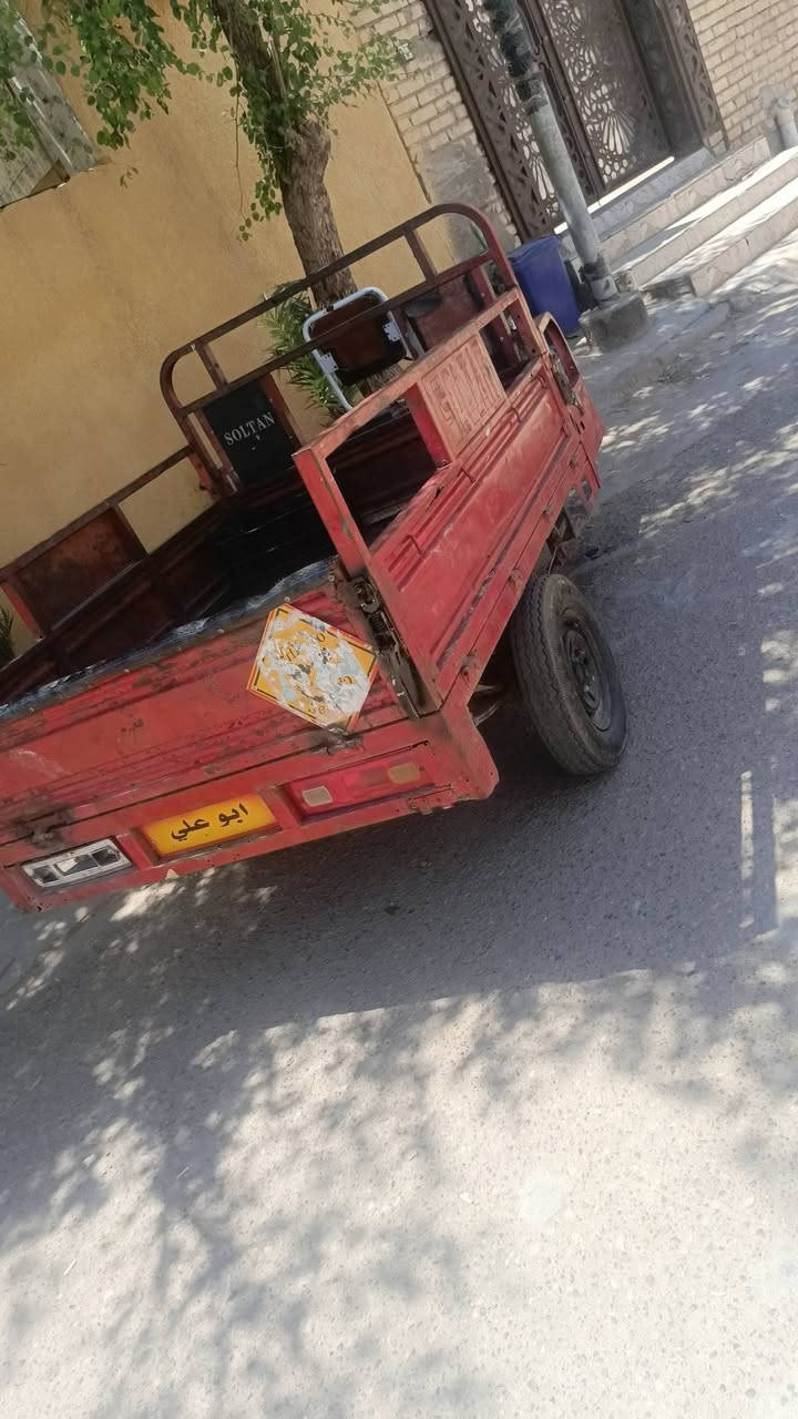 سلام عليكم ستوته صلطان للبيع نضيفه مكانه العماره سعر 750 وبيه مجال للشرائح  رقم الهاتف ***********
