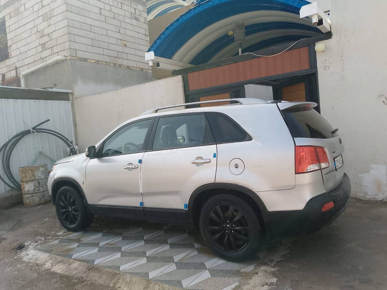 سلام عليكم 
كيا سورنتو كاز 
ادوات ادوات ادوات 
موديل 2013
بيها رقم وسنوية شمالي 
جاهزه كير ومكينه وتبريد مكفولات شرط 
تخم تاير 
حداديه جاهزه 
سبعه راكب
كشنات جلد 
تدفه بل كشنات 
بصمه مانع انزلاق 
بنورامه قطعتين 
هواي مواصفات بعد 
سياره جاهزه من كلشي نقص برغي ماكو 
مكان السياره بصره 
السعر 57وبيها مجال بسيط 
الإتصال ***********
