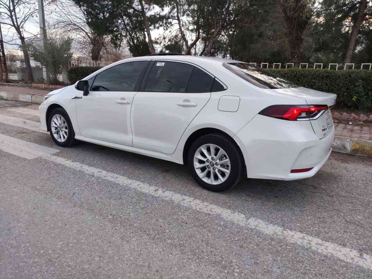 کرۆلا 2021 خــلـیجــی مەکینە گەورە 
قەترە بۆیاخی نیە دەعامێکانیشی هیچی پێوە نیە
فـول فـول مواسەفاتـی خەلیجی بەسـمـەو سلاید
2بەسمەی شەریکەی لەگەڵدایە
پێشو دوا حاسە کامێراشاشـە گـەورە تـەبرید مـەرکئەزی 
ئاوێنە شەفت کامل زینۆن سپێر ویل کەپ سپێری دانە بەزیوە
کامل جوانکاری بۆ کراوە دینار مەسروفی نیە  
85هەزار حەقیقی ڕۆشتوە 
سەنەوی تازەیە تا 2027  تەحویلو غەرامە بەشەرت بەناوی خۆمانەوەیەو وەککالەش دەکەین 
سعریشی 164گەڵاو کەمێ مەجال
گەر موشتەریت تەلەفون بکە لەخزمەتام
 ژ.م   ***********  /////  *********** دار بنديهكان, السليمانية
