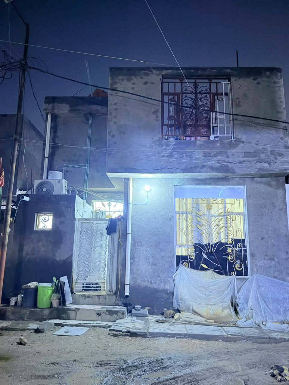 #إعلان 

🏠 بيت للبيع – حي النفط الزراعي 🏠 المساحة: 75 متر مربع
الطابق الأول: براني، صالة، غرفة، وصحيات
الطابق الثاني: قيد الإنشاء حتى مستوى الشبابيك البناء 
الموقع: شارع أحمد مطر، على الجهة اليمنى، ثاني فرع ترابي

📞 للتواصل والاستفسار:

*********** – أبو عباس
*********** – سيد علي

           #مكتب_الفردوس_الثقة_والجودة_في_كل_بيت
