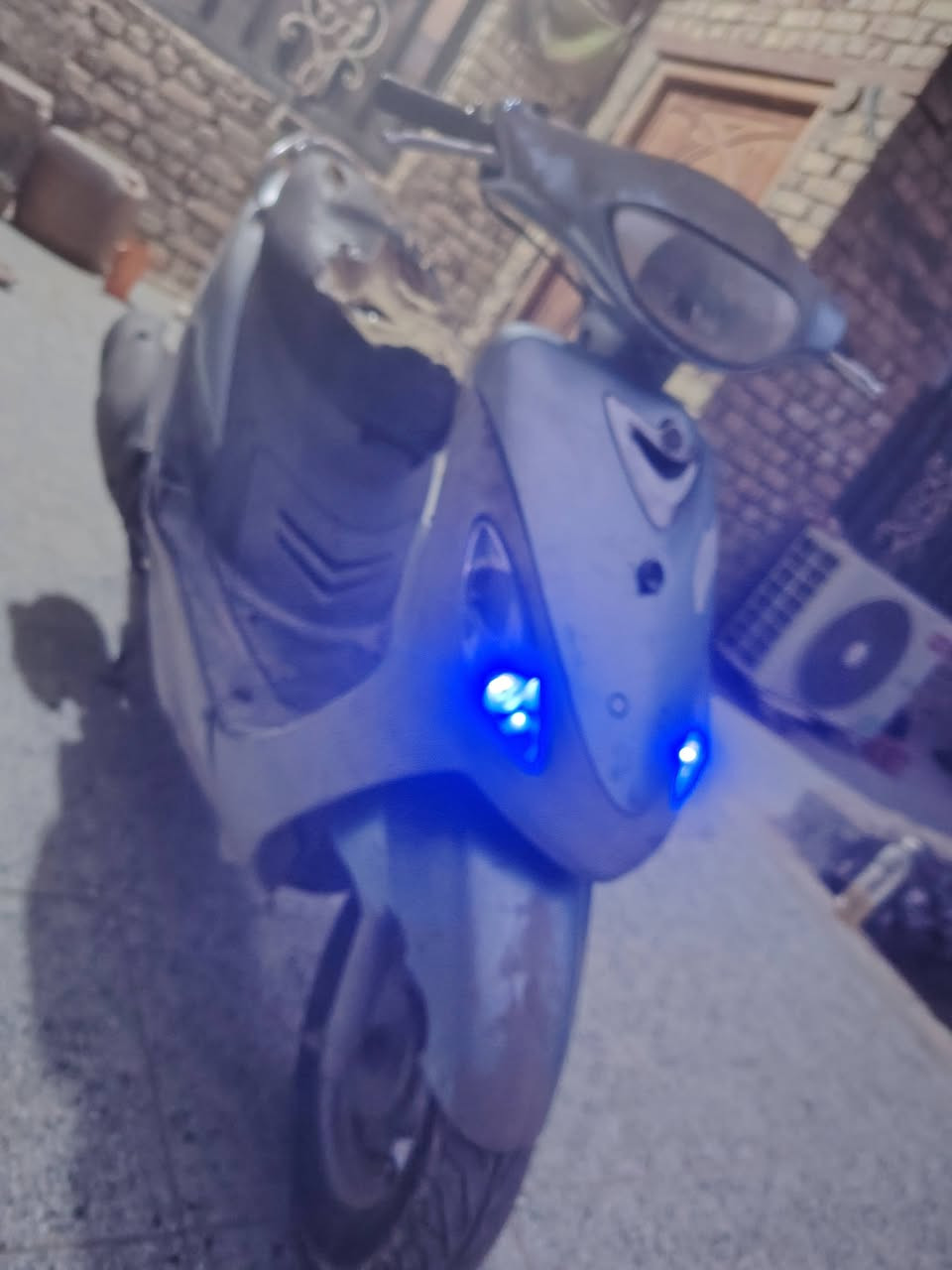 ماكس منغولي كفراتها مختمة ختم شوية كفراتها تعبانة لان بلاديات  فقط مبدل لاستيك ولف مكينة ناعمة متسمعلها صوت نكرة سلف بكل الوقت اي نقص ماكو كلشي شغال لايت سكن اشاير السعر٥٥٠ وبيها مجال قليل المكان حلة شارع٨٠ مدينة العاب ارض بابل 
***********
