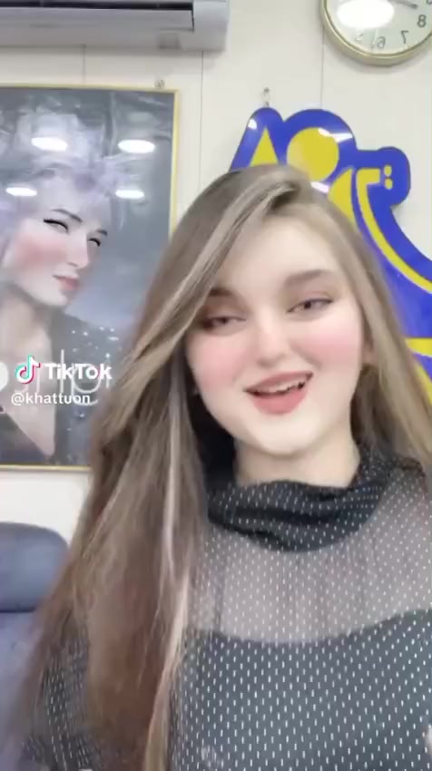 يم خاتون عروض العيد صبغ 25الف تخصيل 40الف +معالج هديه عرض الدلال يشمل حف تنظيف بشره بدكير ويدللون خصم 25/100لكافه الاقسام للحجز ***********💕😘👌🏻
