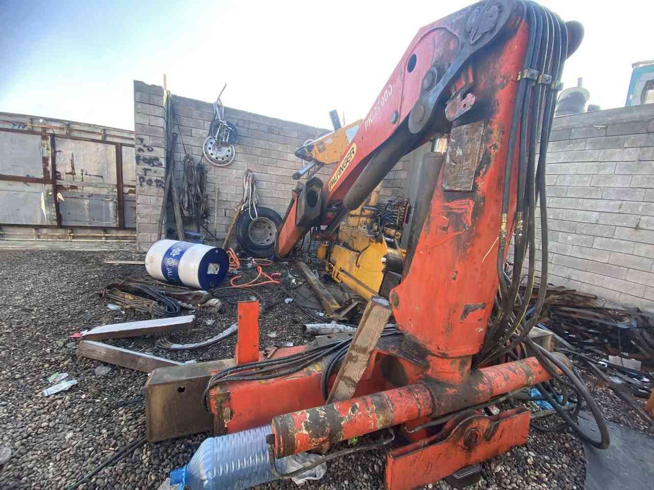 السلام عليكم البيع كرين بفنكر للبيع ٧طن ثلثة سليتات دهن للبيع***********
