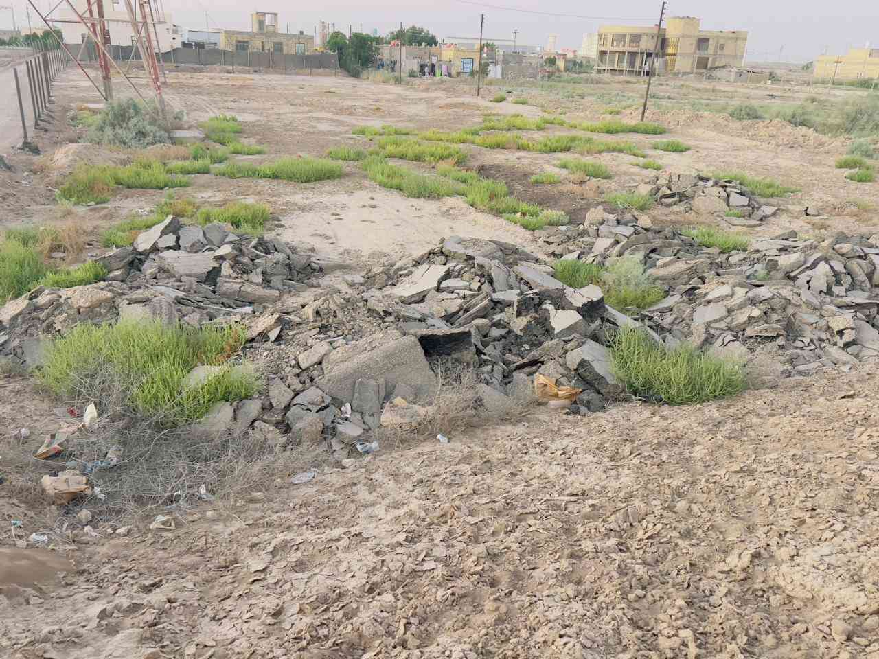 سلام عليكم ارض للبيع مساحتهاا دونم ونص عقد 17 مكان مسيان قرب البوابه بغداد
***********
***********
