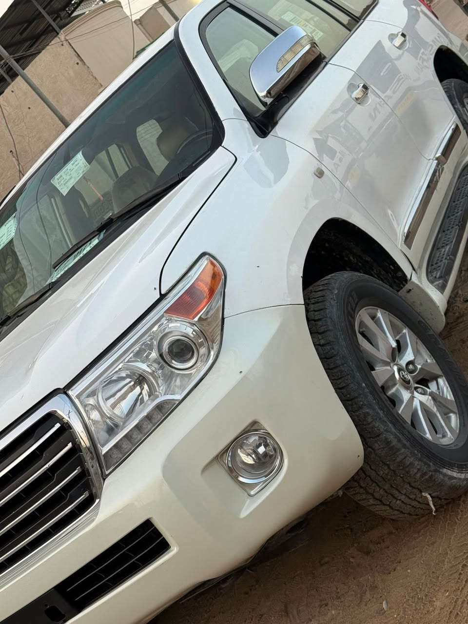 السلام عليكم لاندكروز 2011 كير عادي سيارة جاهزة ما بيه نقص برغي. السيارة مكينة كاز. و كير. عادي  سيارة بسم شركة. يعني أصوليه لكن شركة ما موجودة معزلة أبيعك مكفول طلب وسرقة و شرط اصولي 

مكاني بصرة 
بيع او مراوس حسب القناعة 

***********
