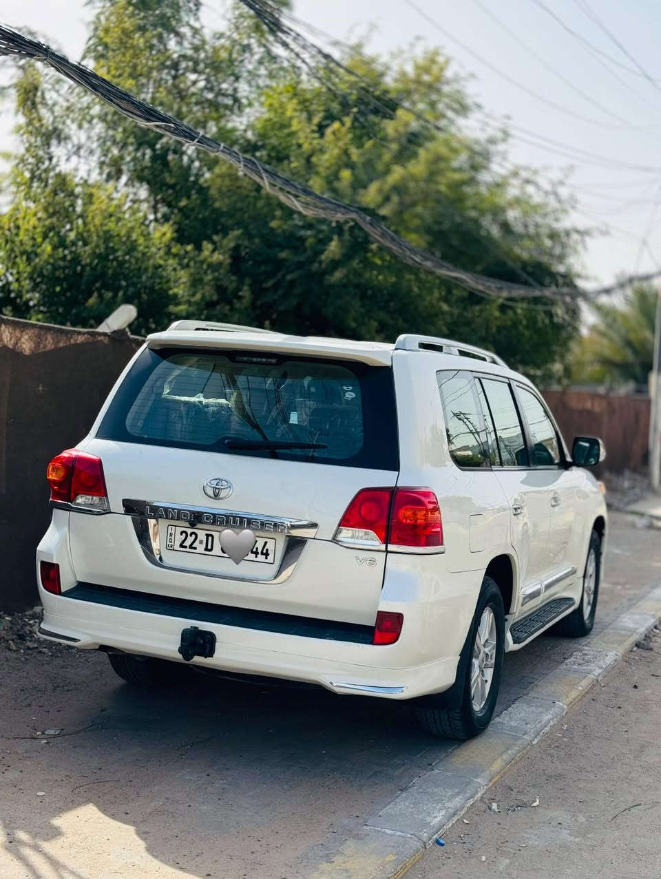 السلام عليكم
لاندكروز موديل 2013 
رقم اربيل حديث سياره جاهزه من كلشي 
كير ومكينه كفاله وحداديه كله جديد 
كفاله عامه من الصبغ والتبديل سونارها مرفق مع صور 
السعر 360
رقم الهاتف 
***********
