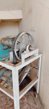 مفرمة لحم • جديدة • استعمال شهر