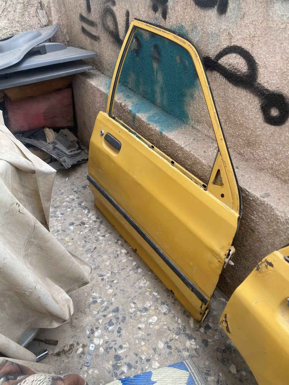 ابواب سايبة للبيع جهة عكس السايق
نظافة 100‎% كاملة مع الجام والكيلونات نقصها بطاين
درايف شفت كامل شغال 100‎%‎
دبلات خلفي شغالة 100‎%‎
صوندة بور اصلية
مجول اصلي شرط العمل 

مكاني بغداد متوفر توصيل داخل بغداد


**إذا كنت صاحب هذا الإعلان وتريد حذفه لأي سبب، رجاءا أرسل رسالة إلى الدعم الفني**