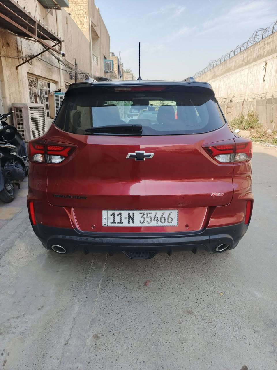 سلام عليكم للبيع فقط شيفرولية تريل بلايزر فئة RS موديل ٢٣ فول مواصفات عدا الفتحه ماشية ٢٥ الف السيارة بيه فوك قبق البانزين كلير شبر او اقل بدون قطرة معجون اي حادث مابيه السعر ١٥٠ بيه مجال للشراي عنوان بغداد الطوبجي ***********
