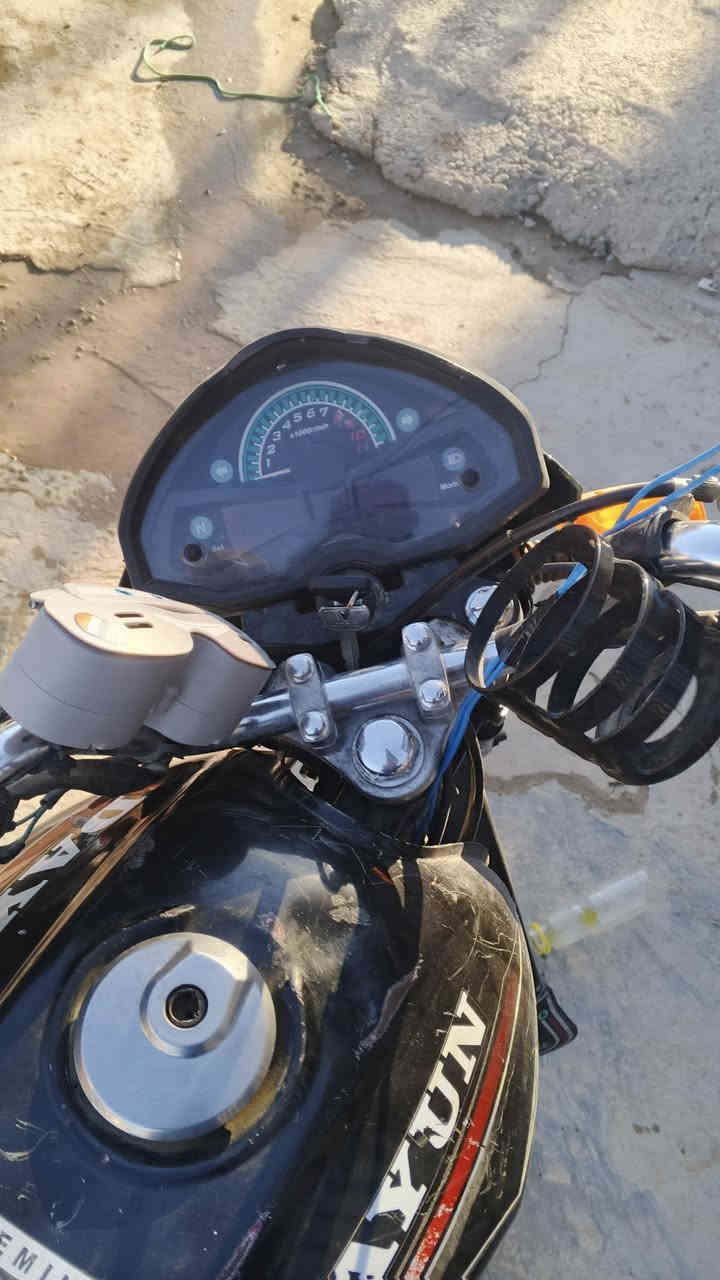 ماطور ياباني موديل 2020 سلف شغال كهربائيات اشغال اربعه قير ماطور ناعم اي عيب ما بيه كركوك حي بدر سعر 200.  ***********
