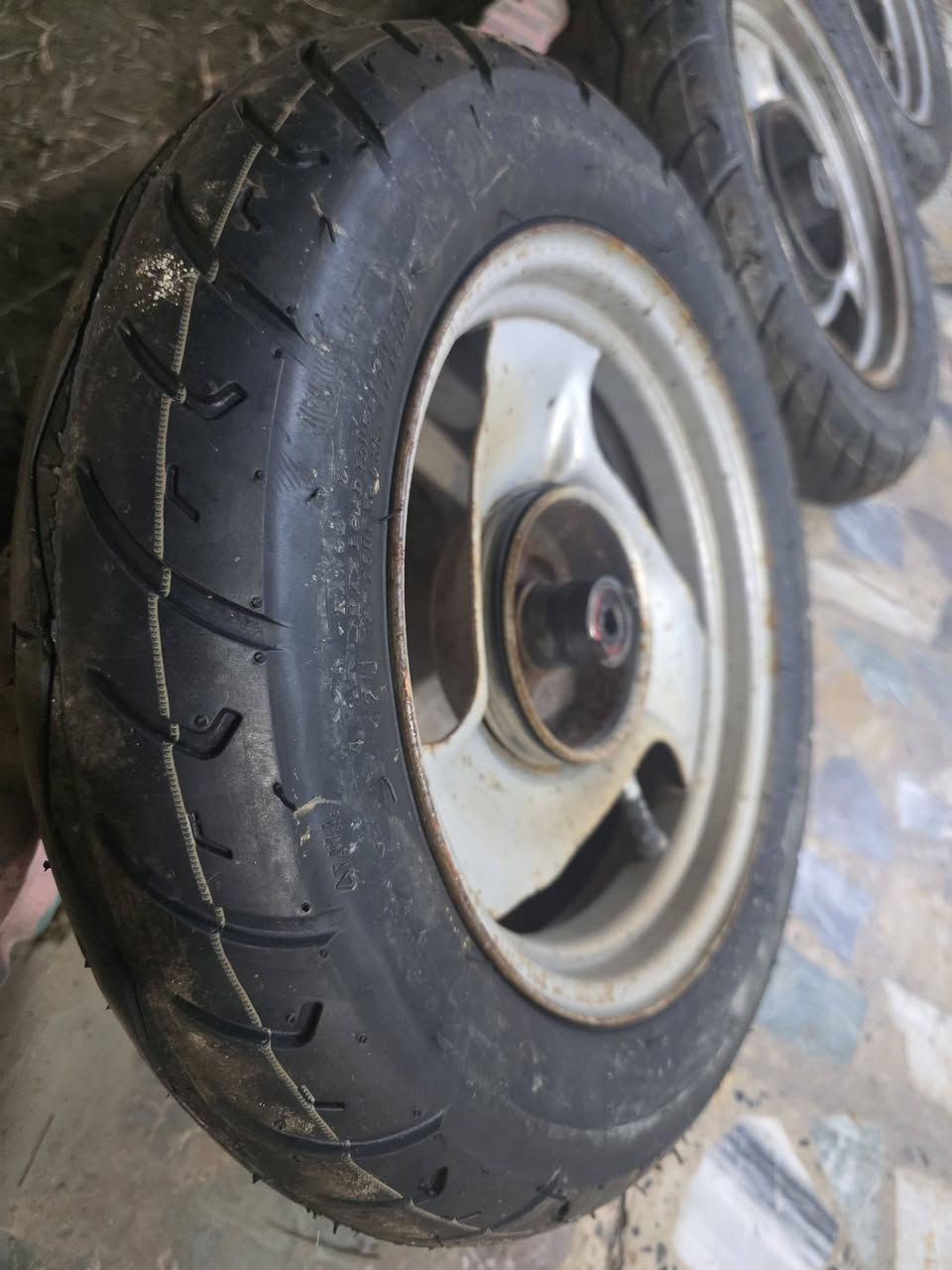 السلام عليكم
ابيعهن كلهن شلع ب 65 الف قفلهن
وياله عدد 3 مستعملات مال حاويه
مبدللهن تواير تخم جديد غير مستعمل ماماشي
ومبدللهن بربرينات كلهن 
وممات جدد 
جاهزات جيب وشد


**إذا كنت صاحب هذا الإعلان وتريد حذفه لأي سبب، رجاءا أرسل رسالة إلى الدعم الفني**