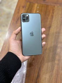 آيفون ١١ برو ماكس • ٦٤ • نقاط بالشاشة