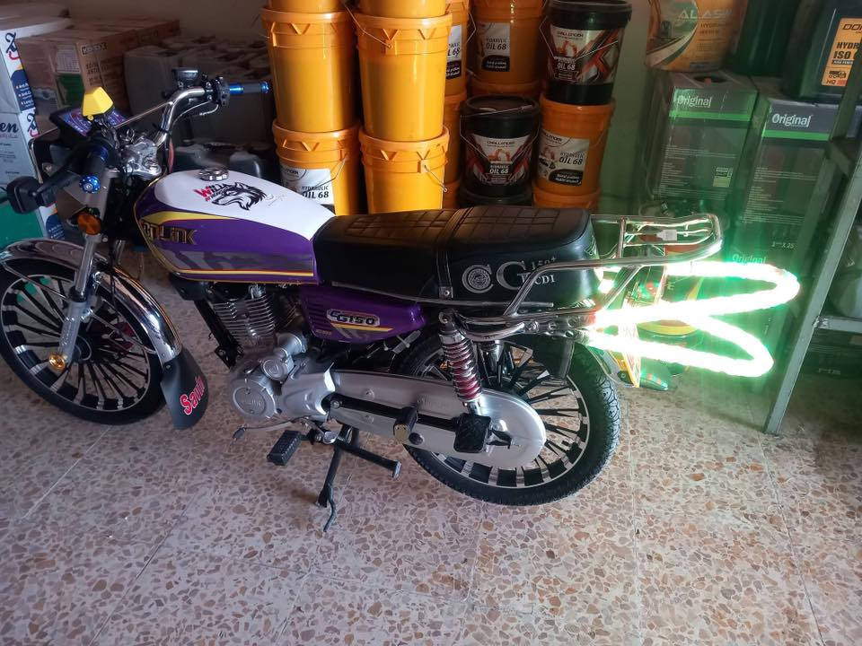 السلام عليكم دراجة سيفان موديل ٢٥ بعدهة جديدة السعر 600وبيها مجال محتاج وريد بيعه العنوان بغداد  حي اور ***********
