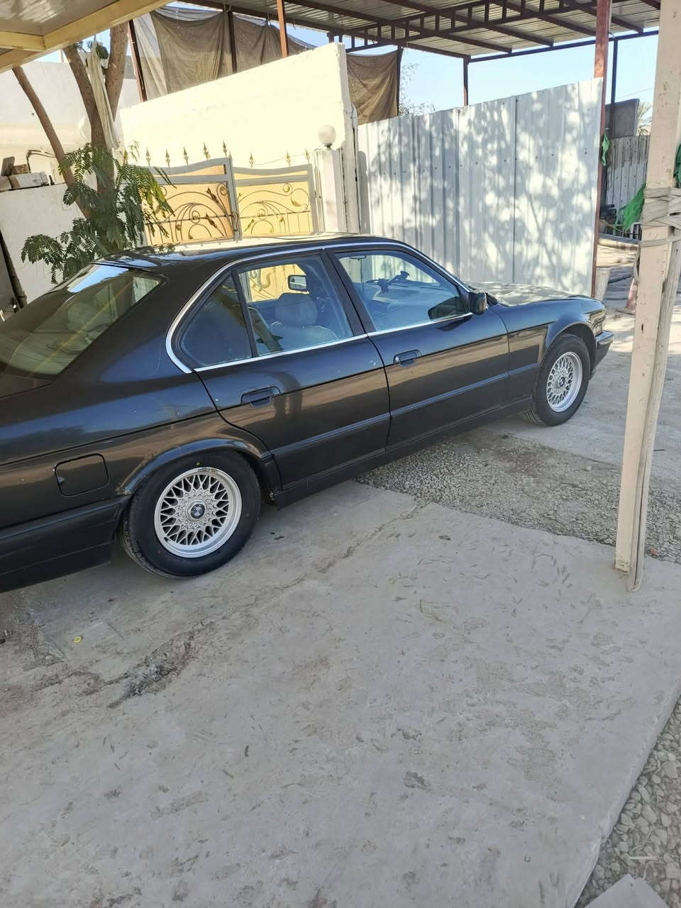 سلام عليكم للبيع ٥٣٥ اصل بليته وسنويه موديل ٩١ سنويه وهزه جديده بسمي رقم نكليزي مكين وكير حاويه صار شهر من شادهن حداديه اماميه خلفيه كله جديد تبريد شغال سلايت شغال السعر ٦٥ مكان السياره بابل كفل ***********
