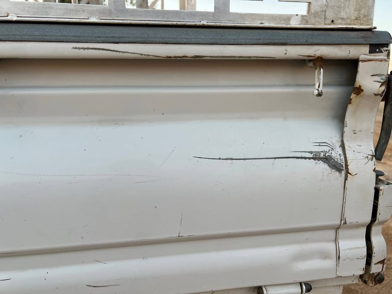 كيه فحل للبيع ١٦ 
‏مكينه خير من الله  سياره جاهزه لشغل
‏بس تبريد ما يشتغل ما عرف شبي
‏مكان سياره بغداد 
‏سعره 120 وبيها مجال 
‏
‏***********
