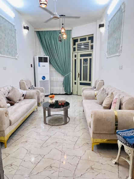 مشتمل للبيع مع الأثاث 
125م قرب جامع السلام منطقة ال16 حي الأمين 
طابقين جاهز ومرتب شارع 12
السعر المطلوب 125وبي مجال مع الأثاث بالكامل 
للاستفسار…***********
***********
