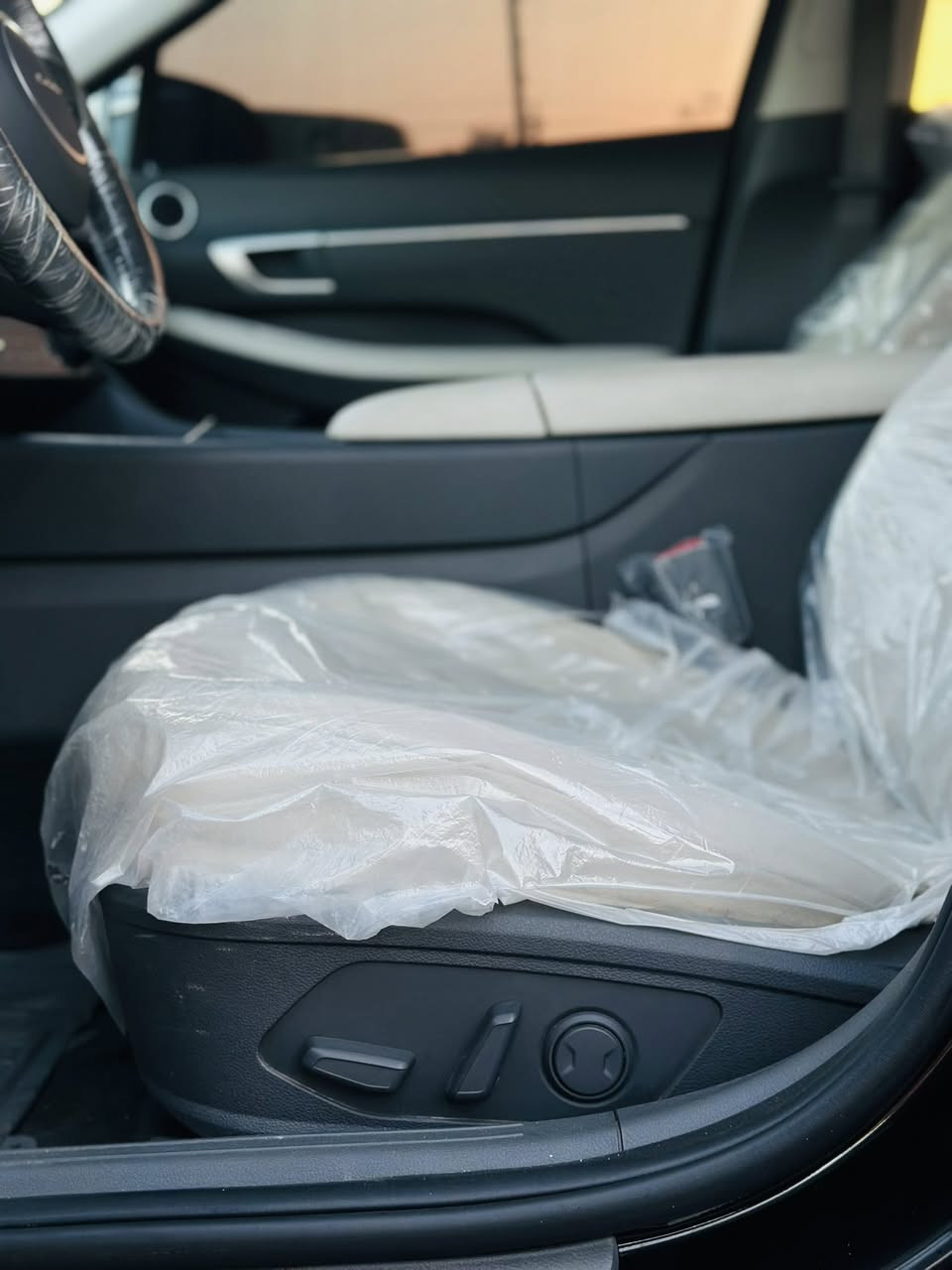 السلام عليكم للبيع سوناته موديل 2025  حادثه جدأ  بدون ايرباك بسيط ربع من البنيد صبغ بدون فتح بدون تبديل بدون ايرباك بدون دواخل  مواصفات داخل عسلي شاشه متصل كار بلي رادارت امامي وجانبي.  هيترات بل كشنات كير تعليك ماوس   مكينه 2500 تنفس طبيعي. ماشيه 20  سياره صفاح موس جديده حيل وبسمنه ترقيم جميع المافضات ترهم بيع وترهم مراوس  الشراي يتصل *********** مكان بابل ترهم مراوس
