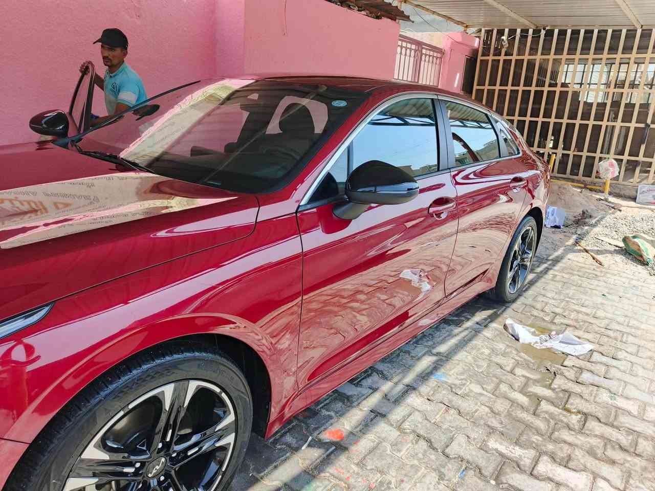 السلام عليكم k5 2022 سيارة جديدة بمعنى الكلمة فقط اكو ٣ رصعات خفيفة فول عدى البانوراما فئة جيتي لايت المواصفات شتريد بيها قيادة ذاتية وراردات وكامير وابل كار باي وبصمة وصدوق ذكي وكشنات كهرباء جلد وشاموا حادث موضح بالصور جدا خفيف وجميع الارباكات سيلمة كلها وكادة وبدون تبديل سيارة جاهزة حتى تخم تاير جديد 2025 السعر للاستفسار 0️⃣7️⃣8️⃣6️⃣9️⃣4️⃣0️⃣2️⃣1️⃣9️⃣2️⃣ بغداد, العراق
