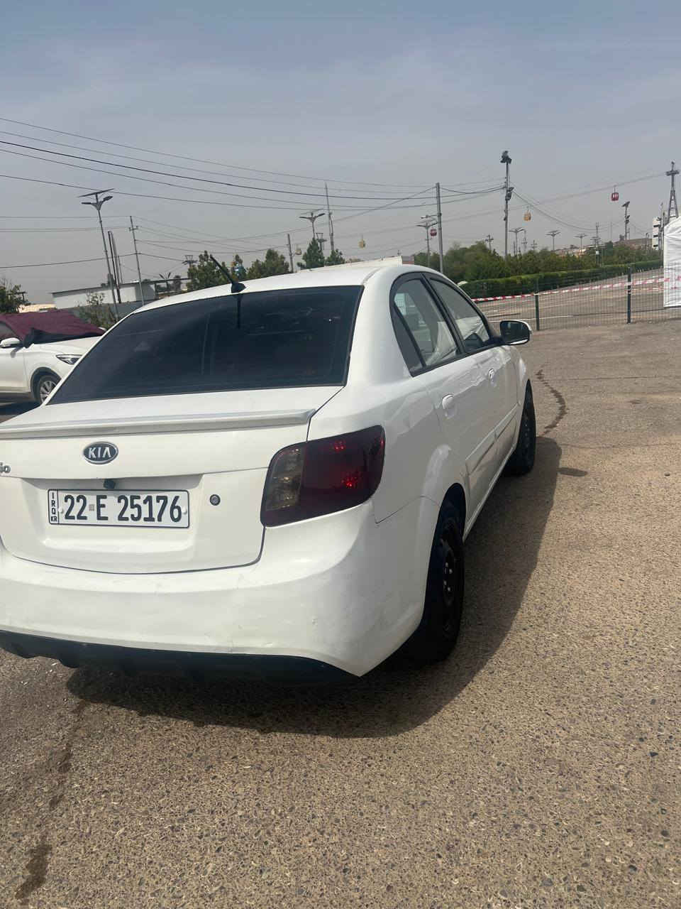 كيا يرو 2012
رقم أربيل دولي مسطره
سنويه لل30
هزه لي شهر 5
تبريد ثلج+تدفئه شغله 
محرك 16شرط
كير توماتيك شرط
شاشه +كامره
مرايات كهرب
جامات كهرب
إشارة بل مري
طخم جديد شرط قبل شهر
باتري جديد قبل شهر 
طخم تاير جديد قبل شهر
بيها جاملغ خلفي ونص الصندوق
بدون دواخل
*********** بي واتساب
مكان سياره موصل حي ملاين
