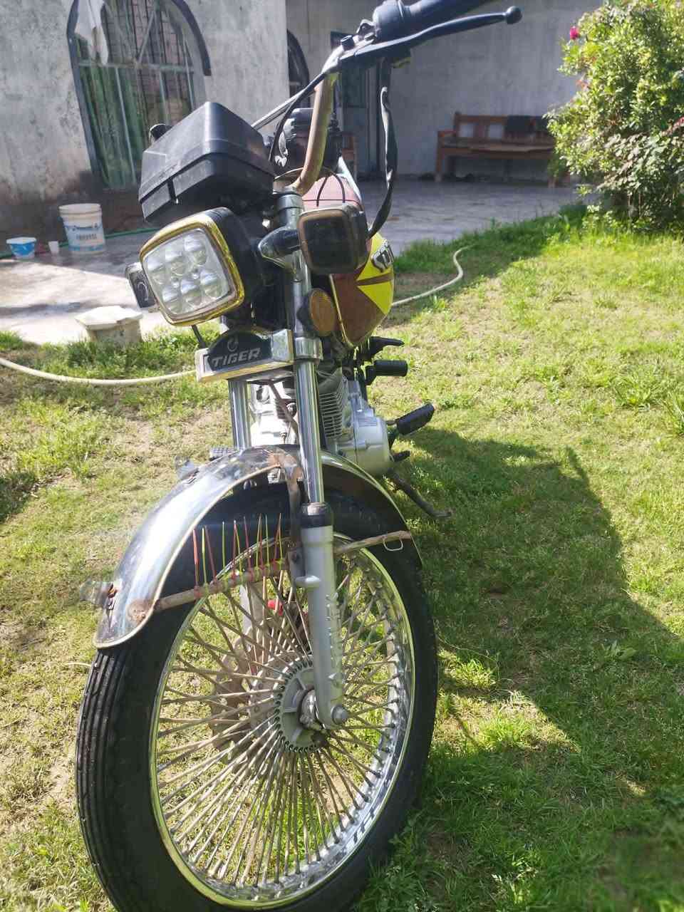 السلام عليكم تايكر مديل 23 ماناقصها شي مكينة ممفتوحة السعر خاص او اتصال *********** بيع او مراوس
