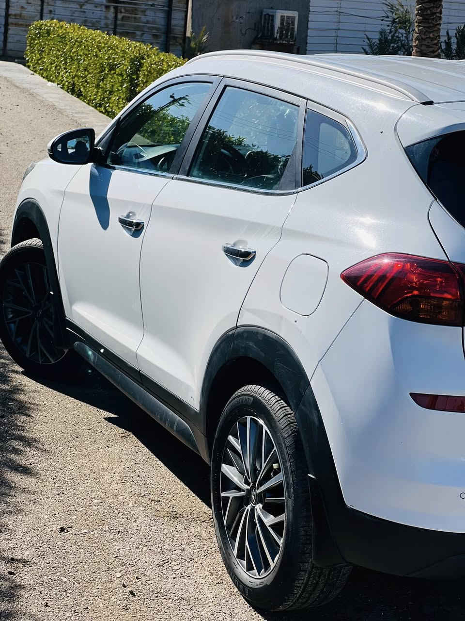 آللهم صلي على محمد وآل  محمد .
سعرها 198
توسان 2019خليجي وكاله الگاصد 
بأسمي هزه ورقم جديد مداور ثاني يوم 
عداد المسافه (65)Kmحقيقي
تخم تاير جديد صدر جديده جاهزه مبيها اي نقص 
-بصمه تشغيل+بصمه ابواب
-اشاره ترحيب عند الاقتراب 
-حساس امامي+حساس خلفي
-كشن كهرباء جلد
-شاحن ذكي 
-كاربلاي+ اوامر صوتيه 
ملاحضه سياره مكفوله من صبغ وتبديل بيها فقط بارد
سونار مرفق بالمنشور المندلاوي 
مكانها بغداد /ابو غريب
هـ ***********
