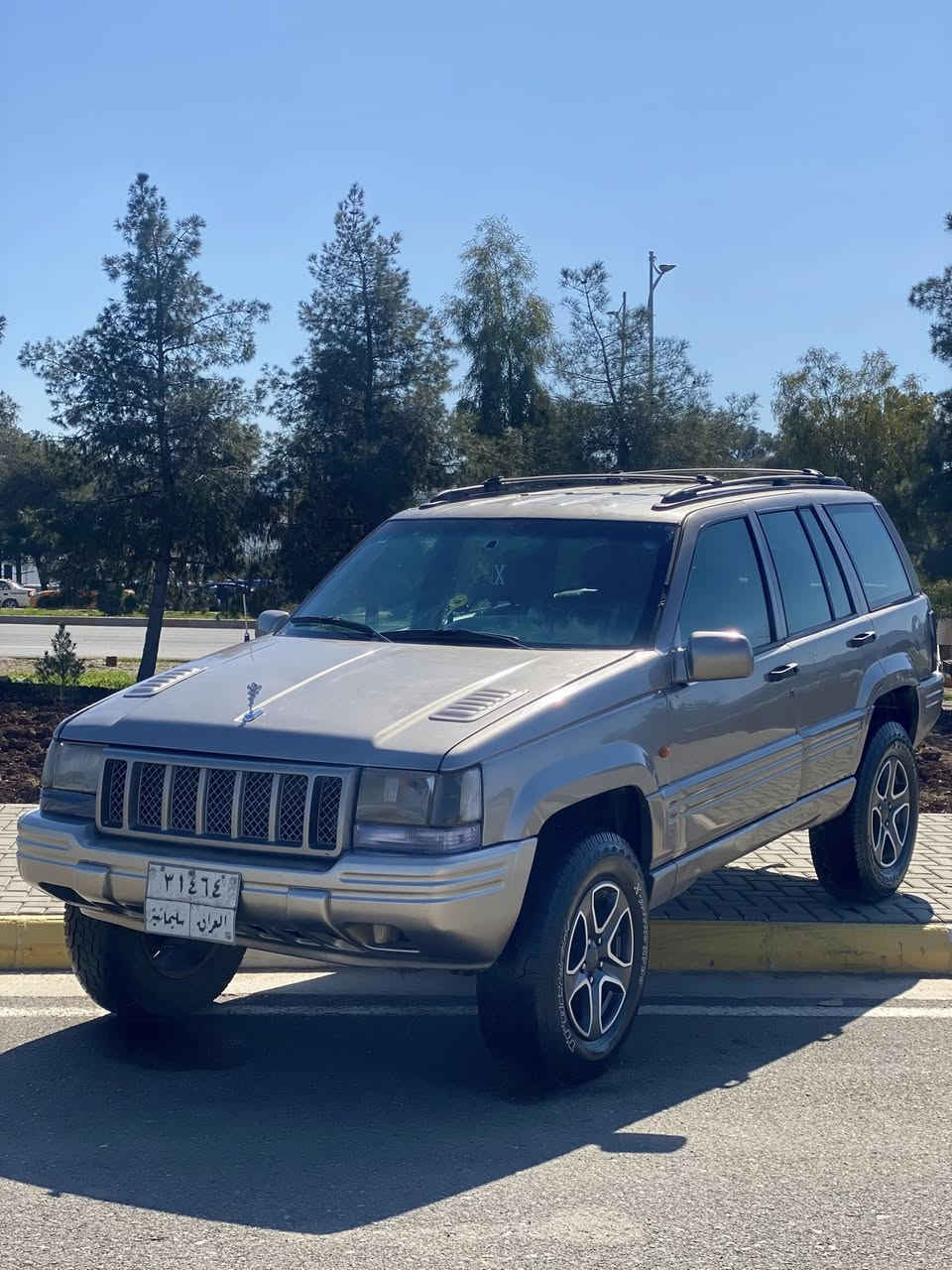 بـــــــۆفـــــــرۆشـــــــتــــــــن 
ماشاءالله له جواني و قوه تى
سعری/ 54 ااوه ره قه و مه جال ..
جؤري سه ياره /جيپ شیرۆکی
سەنەوی  و تەحویل بە شەرت 
‎مۆدێل /98
گێڕومەکینەی بیلاد و بە شەرت
 گێر تۆماتیک  
دەبڵ گئر 
کارەبای کامل مەزبوت 
چال و ساردو شوختي نيه 
شان و سه قفي شوشه
گه رمي كاره باي كامل مه زبوت 
کوشن کارەبا و جلد 
ئاوێنە کارەبا  و ئۆتۆ
جوار جام کارەبا
پاوەر ABS
سیدیبۆکس 
سوکان ڤۆلیۆم
‎تاقم تایەو ویلی لۆک به سراوه


**إذا كنت صاحب هذا الإعلان وتريد حذفه لأي سبب، رجاءا أرسل رسالة إلى الدعم الفني**