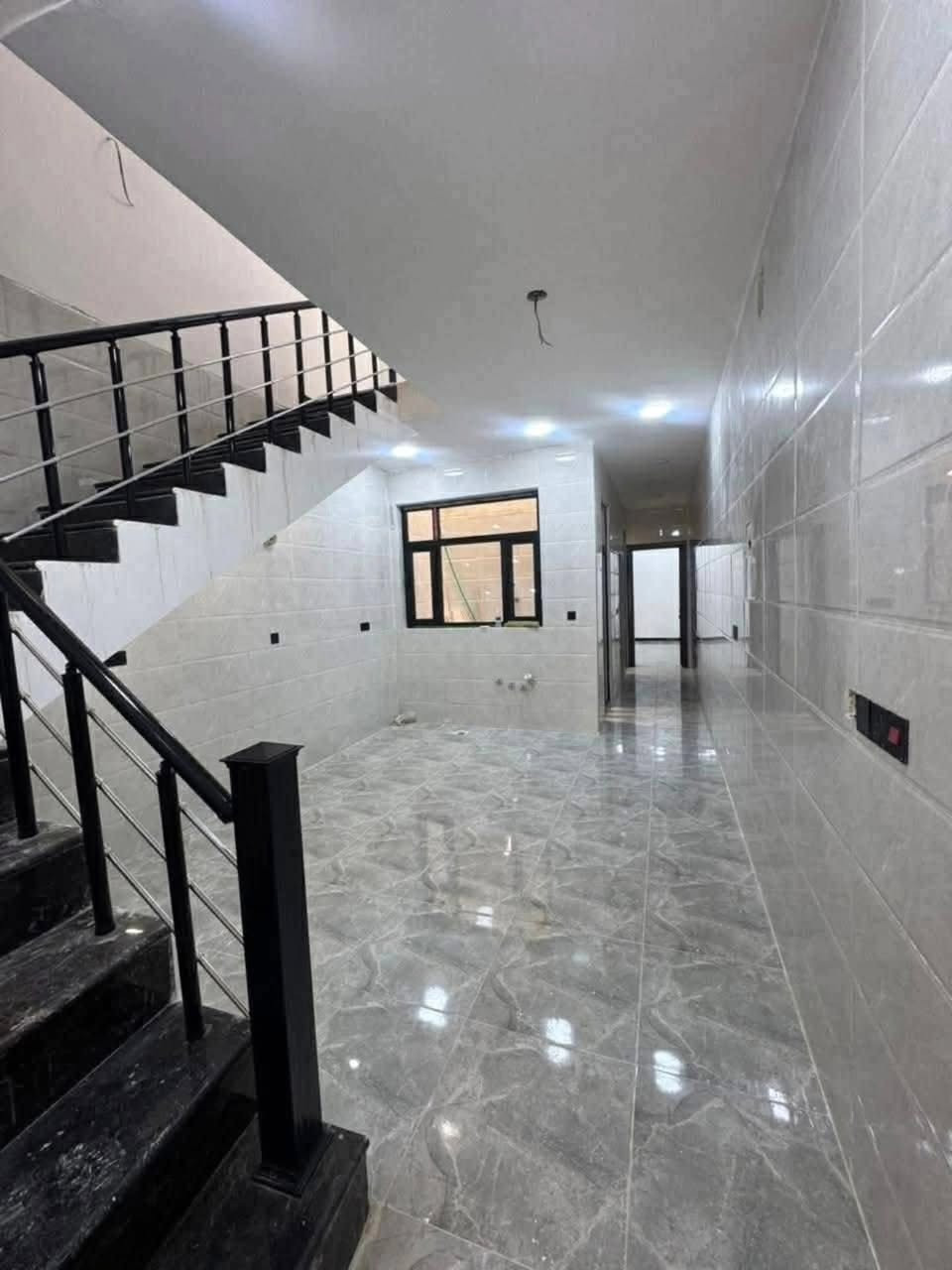 ⁨ دار للبيع 

بناء حديث مودرن زيرو 
⚪ مساحة 107 متر 
🔻 واجهة 4.30
🔻 نزال 25

⚪ يحتوي الدار على :
🔻الطابق الاول
1.طرمة 
2.صالة
3.مطبخ 
4.غرفة نوم 
5.مناور عدد 2
6.خدمات
 
🔻 الطابق الثاني
1.غرف نوم عدد 2
2.حولي درج 
3.خدمات 
4.بيتونة كبيرة 
5.مخزن

💠 موقع الدار مميز
حي الجهاد / قرب جامع محمد رسول الله
قريب عن الشارع العام 

للاستفسار والتواصل :
***********

#مقاولات #مقاولات_عامه #العراق_السعودية_قطر_الامارات_الكويت_البحرين_اليمن_الخليج_سوريا_مصر_لبنان_الجزائر_تونس_المغرب_قطر_دبي⁩

