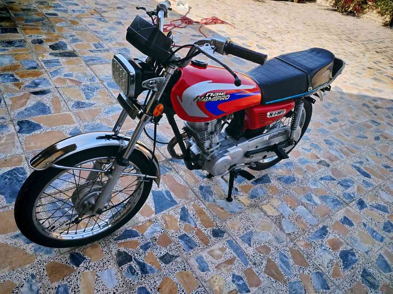 السلام عليكم دراجه للبيع نامه شلامجه اصلي موديل 17 طالعه بل 18 وكيلها سيد خلدون أوراق كامله اصولي السعر 850 وبيها مجال اتصال ***********
