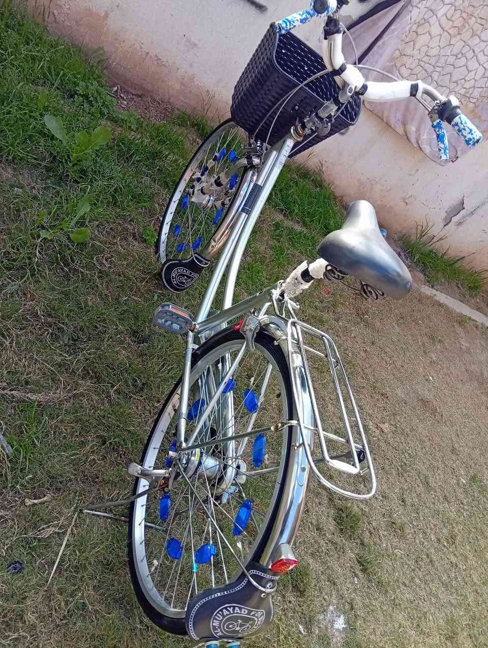 بايسكل 3كير حساس فول نظافه سعر 120 بي مجال قليل ***********
شرط حاويه حجم 26
