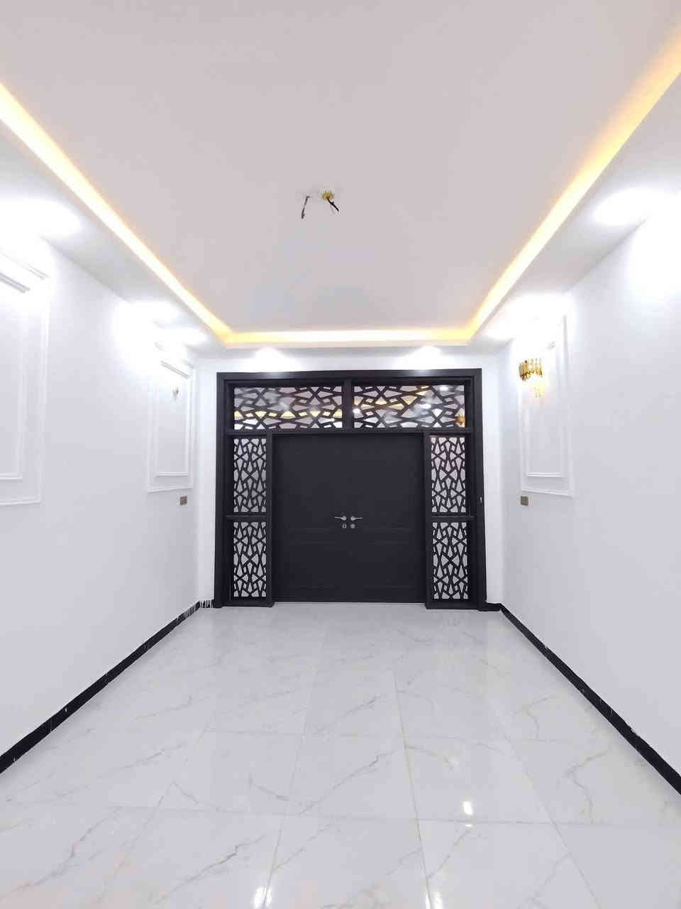 دار للبيع 🏡
 شغل نضام تركي كلش مرتب👌🏻
150 متر  #سند_25
بسعر 57 مليون #قابل_للتفاوض

غرفتين/صاله/مطبخ/صحيات 2/استقبال
كراج كبير/مكشوفه 
ماء/كهرباء/سوق/مدارس/تبليط #عرض_15

الموقع 🏡 نجف/شارع الصب عمود 327
للتواصل 
***********
