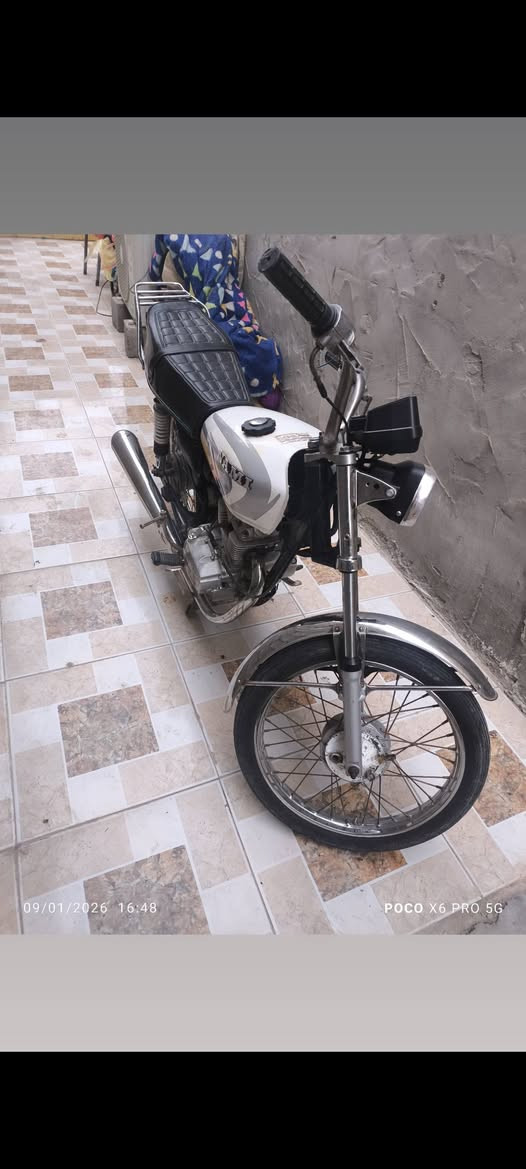 س ع دراجه اوراق اصولي مديل 19 مكينه مكفوله من كلشي كهربائيات شغاله سعر 700 وبيه مجال ***********
