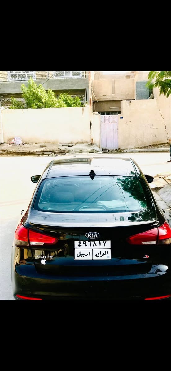 السلام عليكم فورتي 2018 حادثها جاملغ وبنيد بدون دواخل وباب الصدر بي بارد شاشه اعطال شاشه جبيره ثلاث مودات قياده تخم تاير جديد باتري جديد 
السعر 110 وبيها مجال مكاني بغداد
***********
