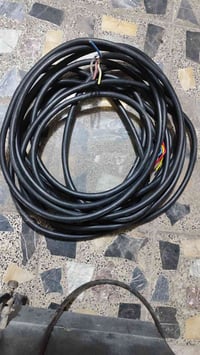 كيبل ثري فيز  السعر ١٠٠ للاستفسار 07766306320