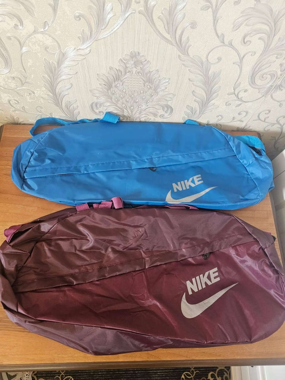 حقيبة الجيم والسفر من Nike.. بألوان مختلفة تلفت الأنظار وتصميم يشيل كل غراضك بذكاء. ⚡️
✅ خفيفة الوزن
✅ قماش مقاوم ومتين
✅ حزام كتف مريح
الكمية محدودة جداً! ⏳
احجز قطعتك الآن وتميز بستايلك. 😉👇
اكسسوارات زمردة بسمايه المجمع الترفيهي قرب باب الدخول للجم النسائي


**إذا كنت صاحب هذا الإعلان وتريد حذفه لأي سبب، رجاءا أرسل رسالة إلى الدعم الفني**