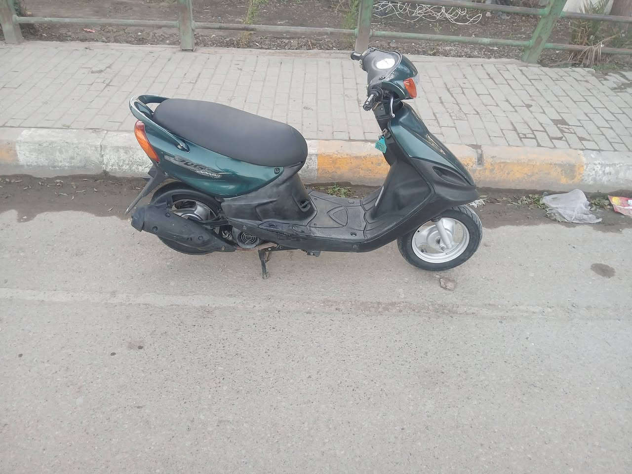 بغداد الشعله دراجه للبيع سعر 500 رقم الهاتف***********  دراجه ما مفتوحه مكينتهه
