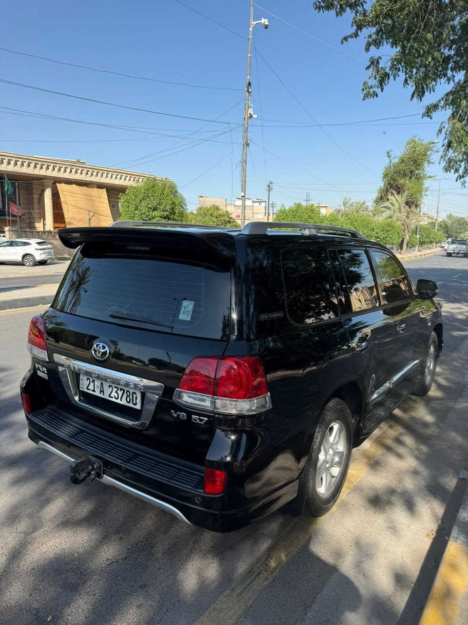 لاندكروز ستينه اصل 2011
VXR5700V8
كفاله عامه من الظربه والصبغ والتبديل فقط ملاحظات بسيطه 
كير محرك بلاد شركه 
بصمه اربع ابوب دخول ذكي 
فتحه سقف
رقم سليمانيه تحويل مباشر باسمي تضليل مدفوع سنة 
مكانها بغداد الكرخً
‭***********
