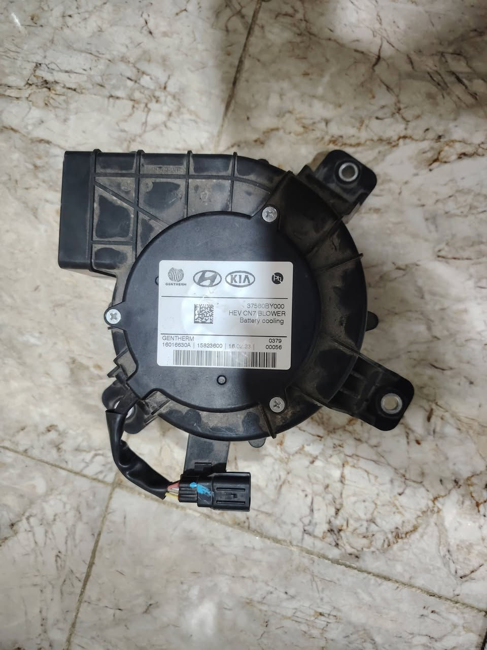 سلام عليكم غراض كيا نيرو
فان بطارية جديد رولات ايجيار 
***********
