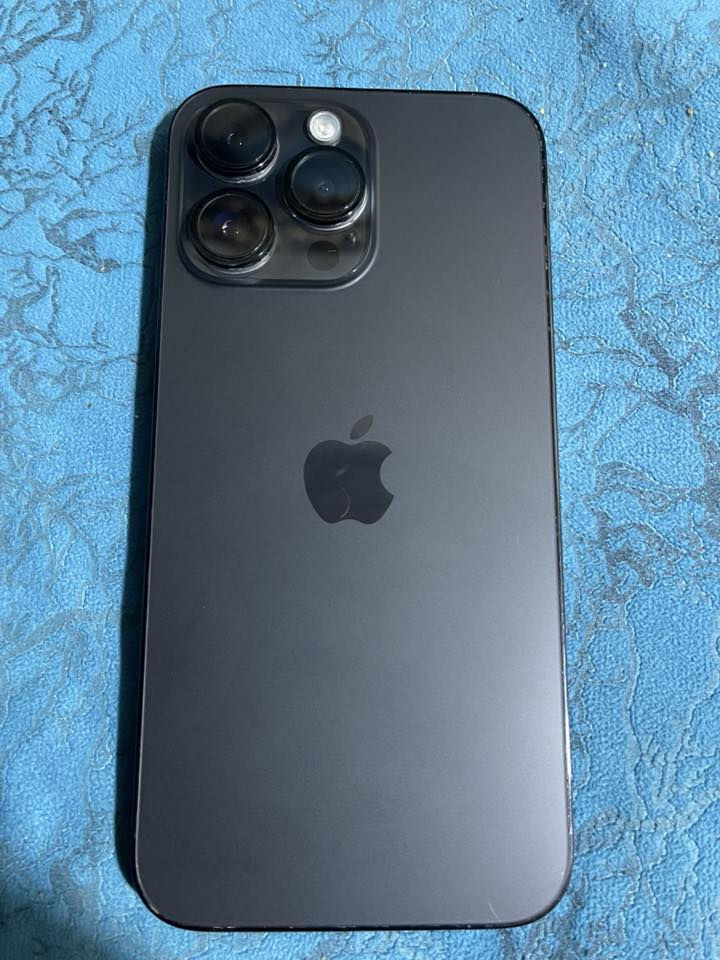 ١٤ برو ماكس مبدل شاشه وكامره 3x متشتغل الباقي كله شغال 
سعر ٥٧٥ بي مجال بسيط 
***********
