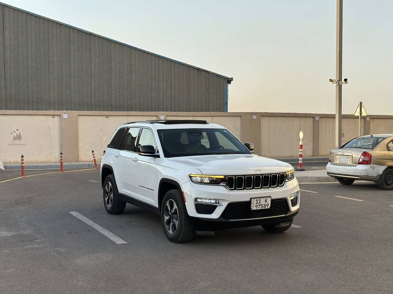 جيب كراند هايبرد هجين كهرباء +هايبرد +بانزين
موديل 2024 ليمتد فول مواصفات 
رادار امامي خلفي +جانبي
خمسه انظمة قياده 
خزن ميموري
كشنات جلد تدفئه تبريد
ستيرن تدفئه 
تبريد امامي خلفي
بصمه +بانوراما
الساره ماشيه 37 الف
صندق كهرباء 
لايت زينون
صور الحادث والسونار موجوده مع الصور
السعر 285 للاستفسار   ***********
