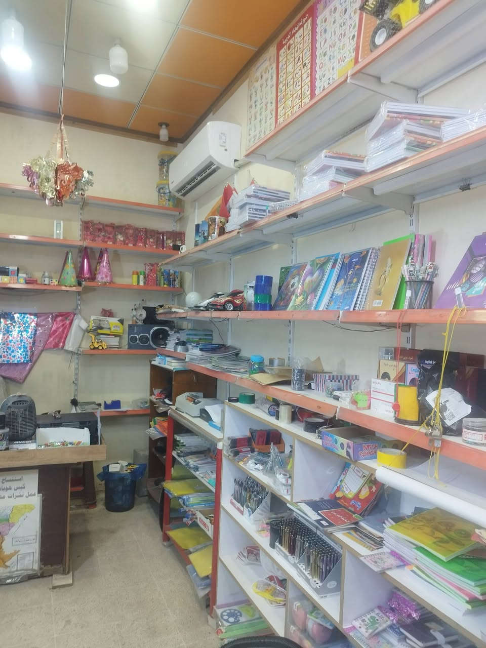 السلام عليكم ورحمة الله
لعدم التفرغ مكتبة متكاملة للبيع 

مجهزة بكامل مستلزمات القرطاسية

أجهزة استنساخ 

كابسة هويات 

رفوف وميوزة فتل على كبر المكتبة 

سبلت حار بارد جديد 

جام خانة 

اعلان ظوئي حديث 

كهربائيات وإنارة

تريد بظاعة أو بدون بظاعة براحتك

اكرر لعدم التفرغ 

للتواصل عبر الخاص

أو رقم الهاتف 

***********

***********
حي الساهرون قرب ابو عبدالله المضمد
