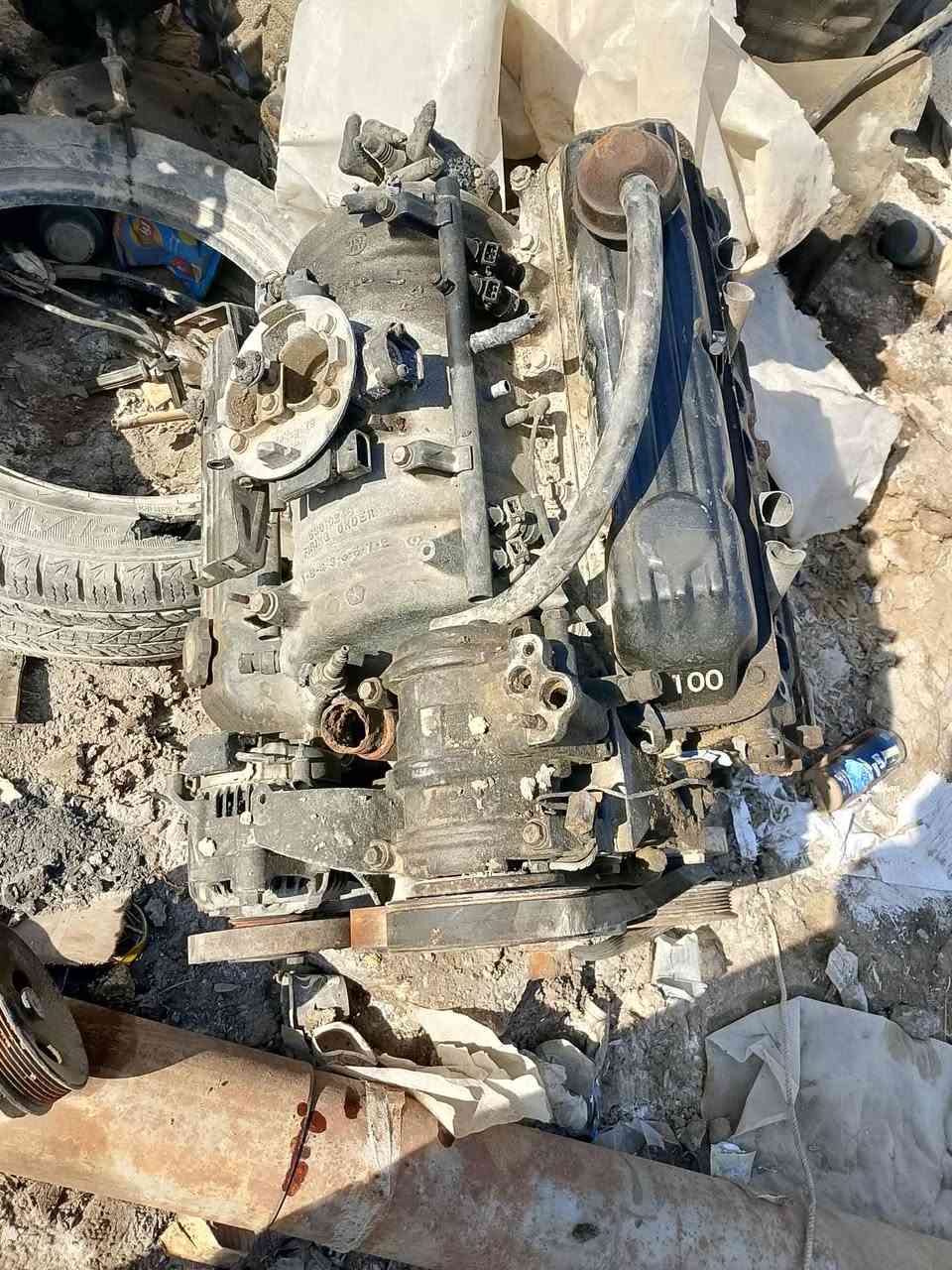 سلام عليكم مكاين عدد ثنين وكير ثلاث خطوط 8سلندر 5200 شرط الشغل وحده كامله هيه وضفيرته وتفرعاته والثانيه محتركه الضفيره مكاني ناصريه المركز ***********
