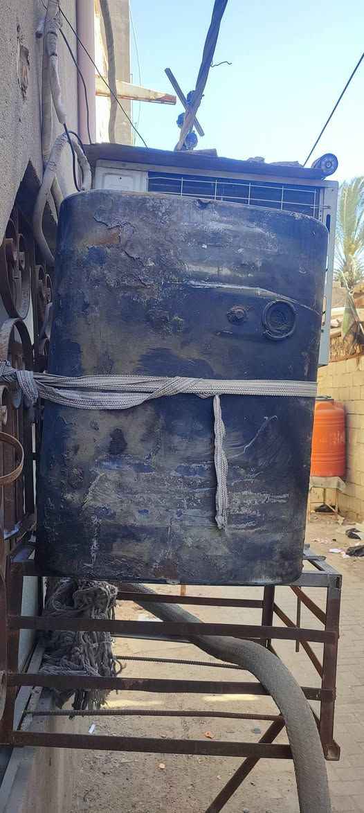 سلام عليكم كاسح سكانيه مع زعانف +تانكي كاز +قواعد 300لتر البكان البصره السعر 250  رقم***********
