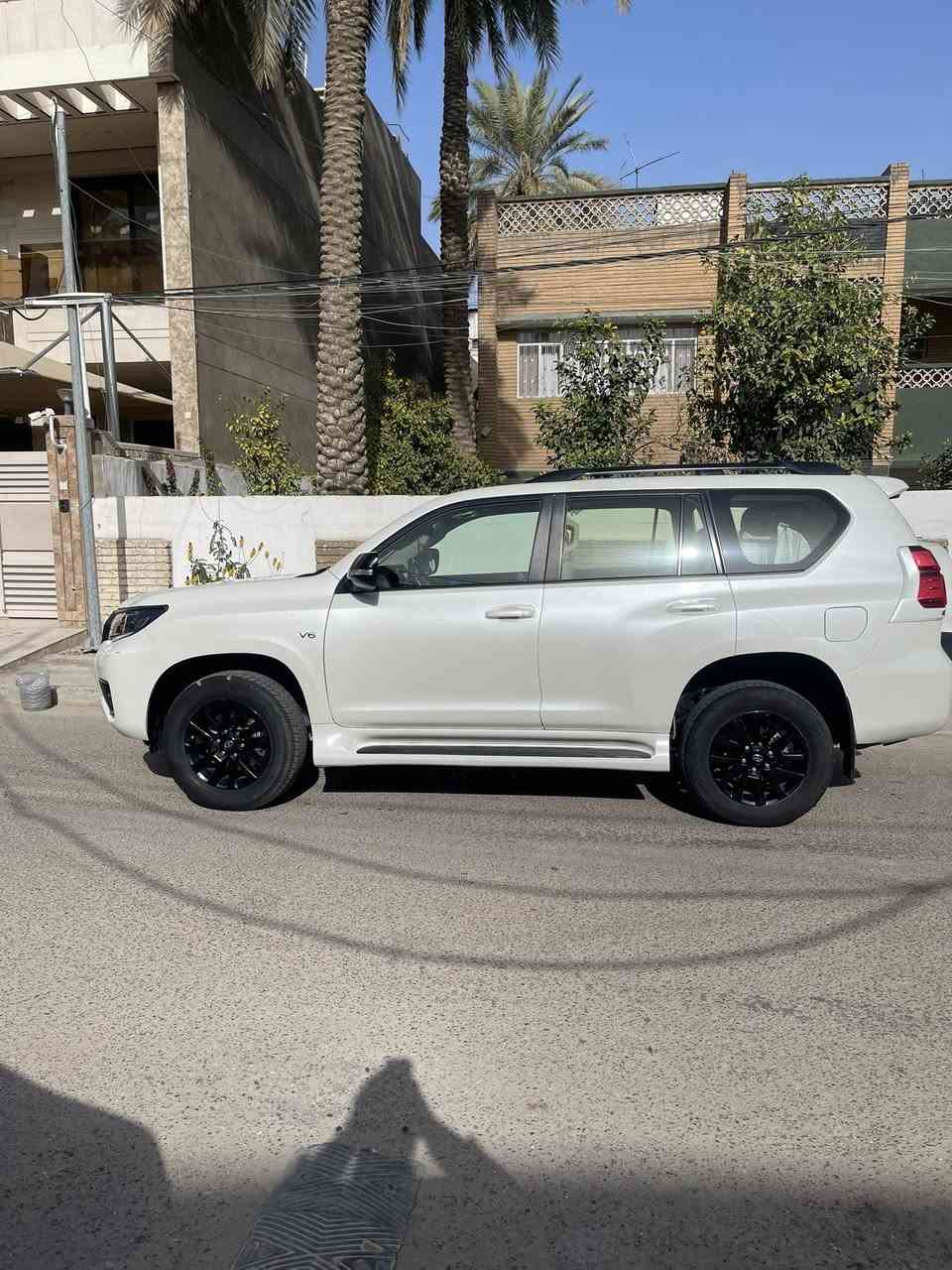 السلام عليكم برادو للبيع موديل 2023 رقم بغداد  الفئه txs                     الاستفسار /***********                                                          السعر /50000 $ دولار                                               السياره مكفوله باستثناء شخوط بالداعميه كما موضح بالصور🌺
