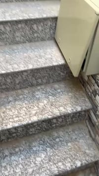 التضحية شارع دائرة الكهرباء • غرفتين • درج معزول