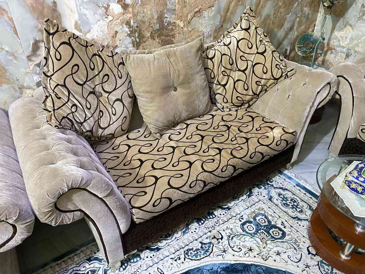 🔴 تخم استقبال اسفنج نظيف جدا 13 نفر
السعر 450 الف
مكاني كربلاء حي الامين قرب مستشفى العباس الاهلي 
للاستفسار الاتصال متوفر واتساب ***********
