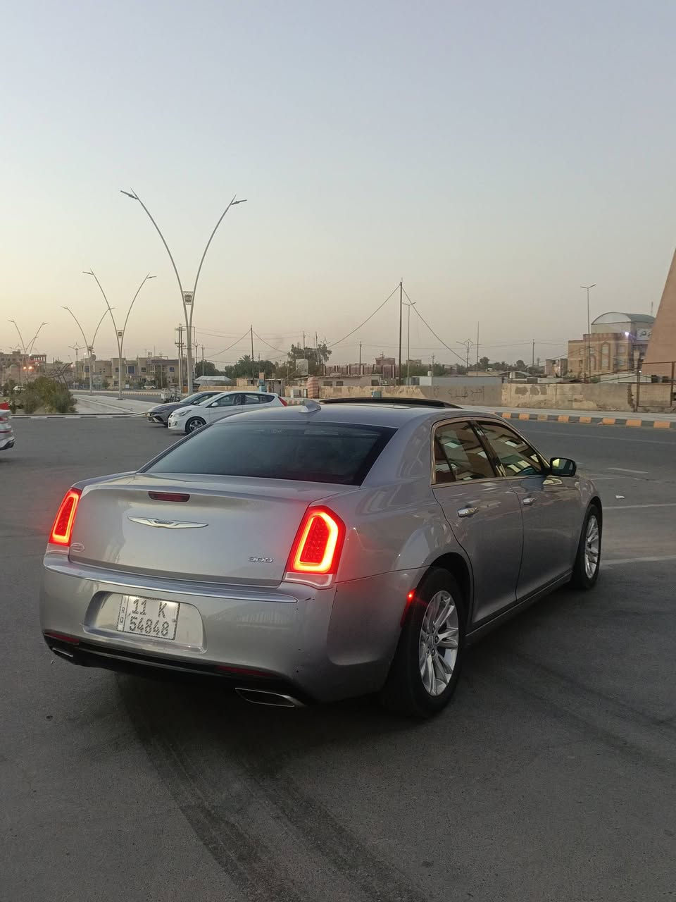 سلام عليكم للبيع اوباما موديل 2017 مواصفات ال S  فول اصل ضررها جاملغ وبنيد فقط مكاني ناصرية حي الشهداء سياره جاهزه وخير من الله تبريد حداديه تخم تاير ما نقصها إيشي ويل مكسيكي فتحتين سقف  برده خلفيه رادارات حساسات كامله وبقيه المواصفات معروفهةالسعر 180بيها مجال للاستفسار هذ رقمي ***********
