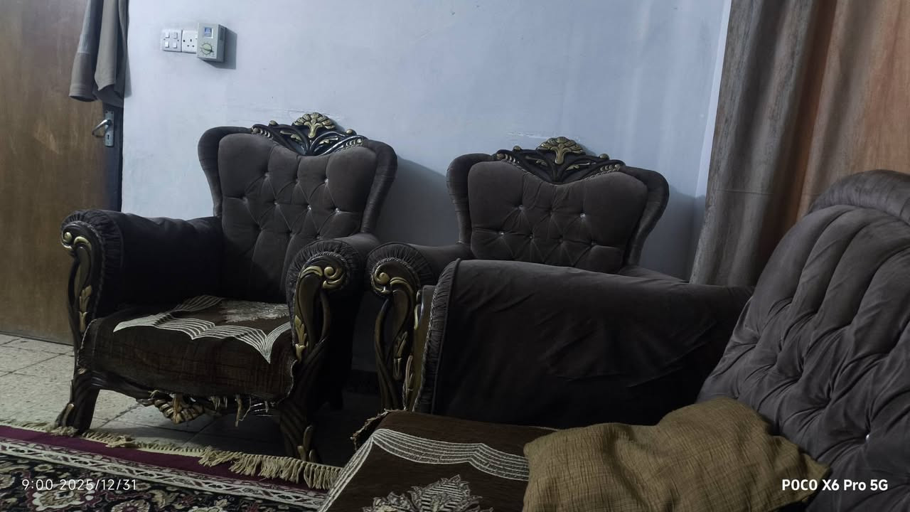 تخم للبيع في الشرطة الخامسة ***********
